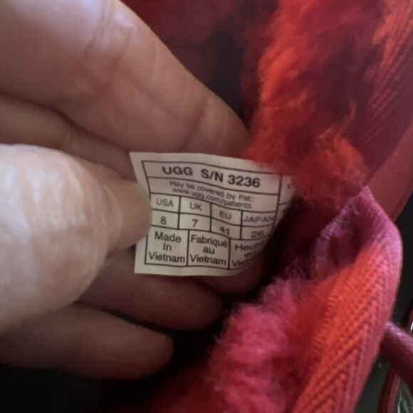 UGG Neumel Red Chukka Mens Size US 8, EU 41 Ankle Boots Suede Lace Up - Picture 13 of 15